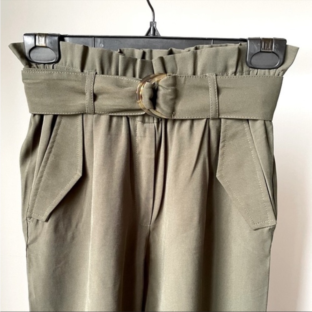 Dynamite Khaki Green High-Waisted Paperbag Pants with Removable Belt. Size XXS.